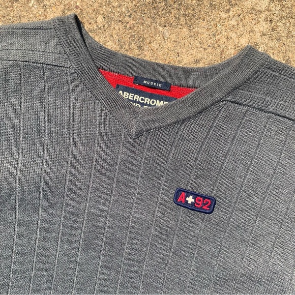 Vintage Y2K Abercrombie & Fitch Charcoal V-Neck Sweater Medium - Picture 1 of 3